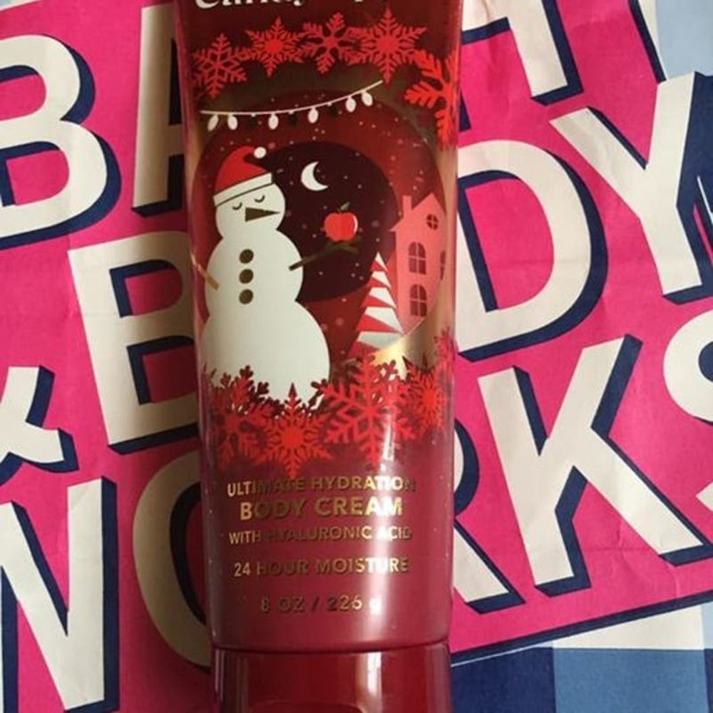 Bath & Body Works Ultimate Hydration BODY CREAM 8 oz. ( Winter Candy Apple)